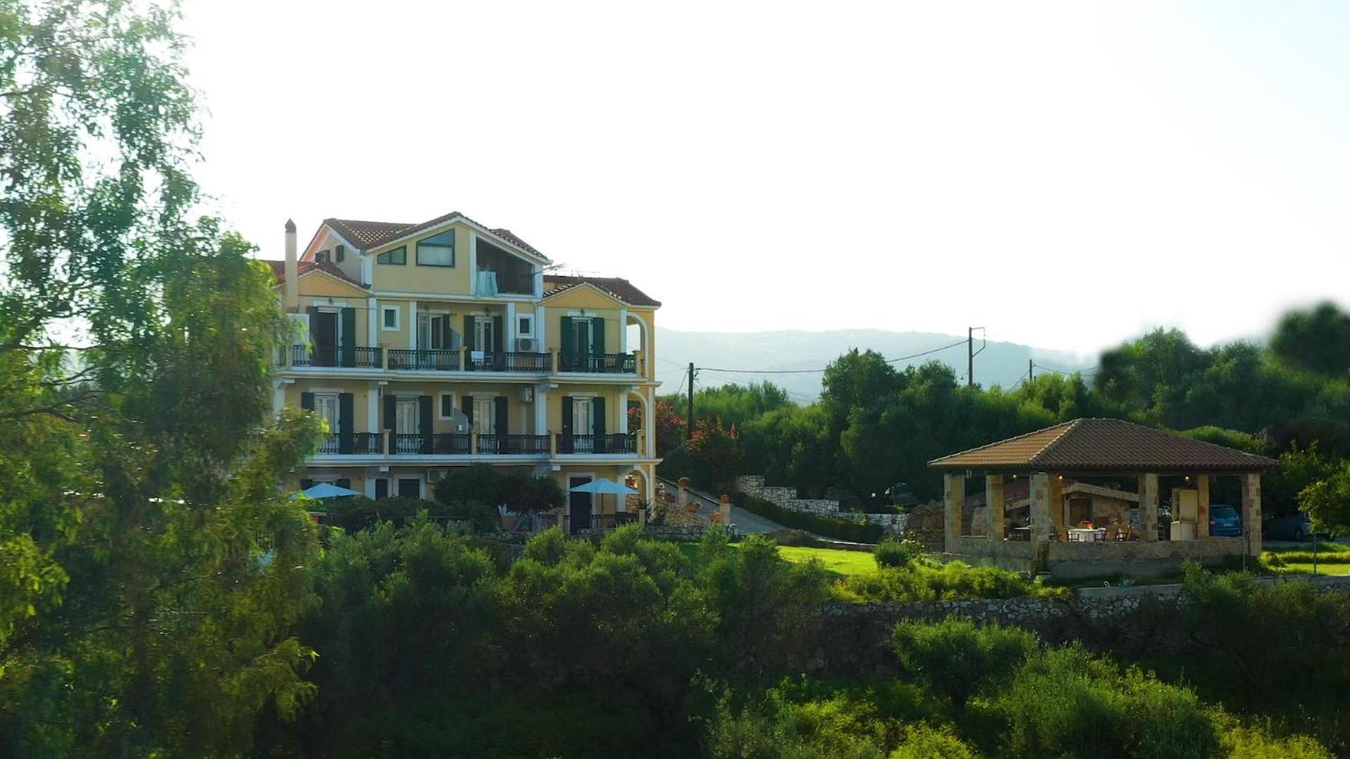 Remenata Apartment Lixouri Bagian luar foto