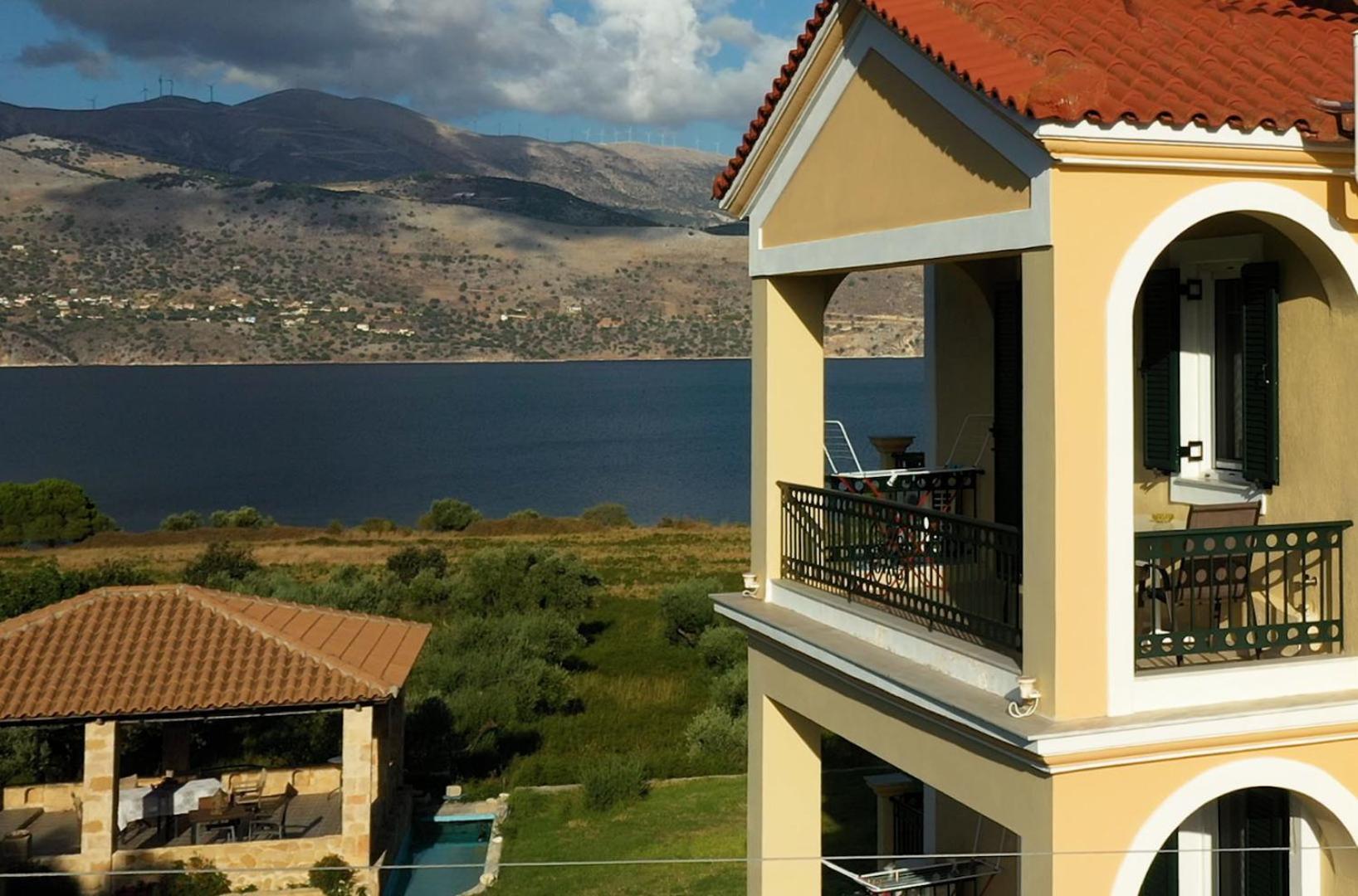 Remenata Apartment Lixouri Bagian luar foto