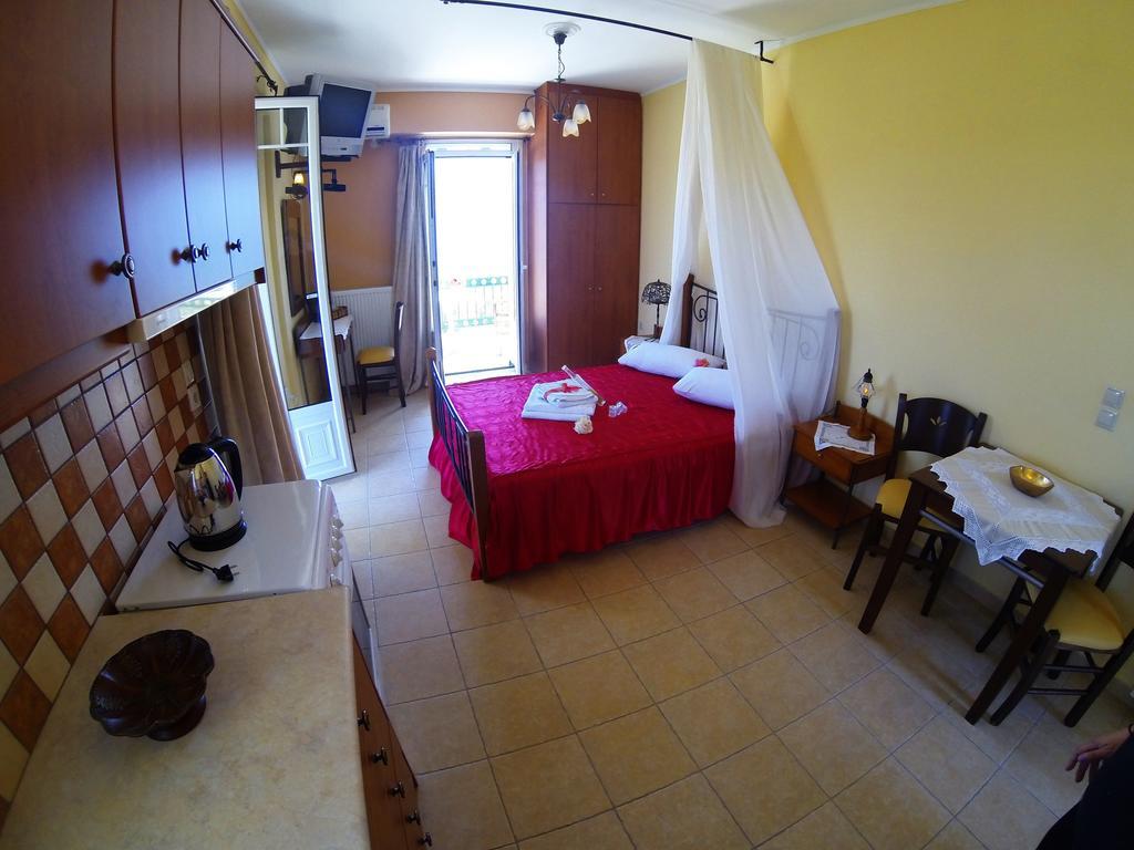 Remenata Apartment Lixouri Bagian luar foto