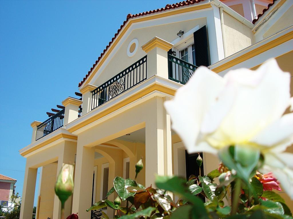 Remenata Apartment Lixouri Bagian luar foto